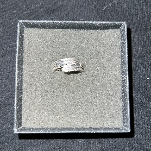 Feather ring - Picture 1 of 5